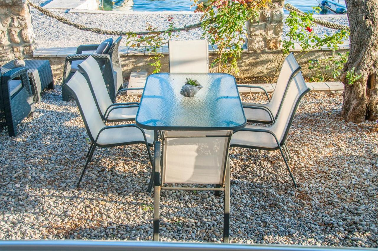 Beach Apartments ティヴァト エクステリア 写真