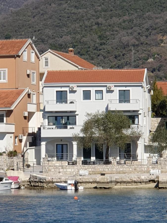 Beach Apartments ティヴァト エクステリア 写真